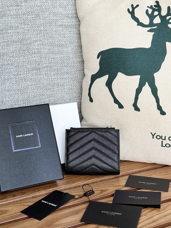 イヴサンローラン財布背面デザイン